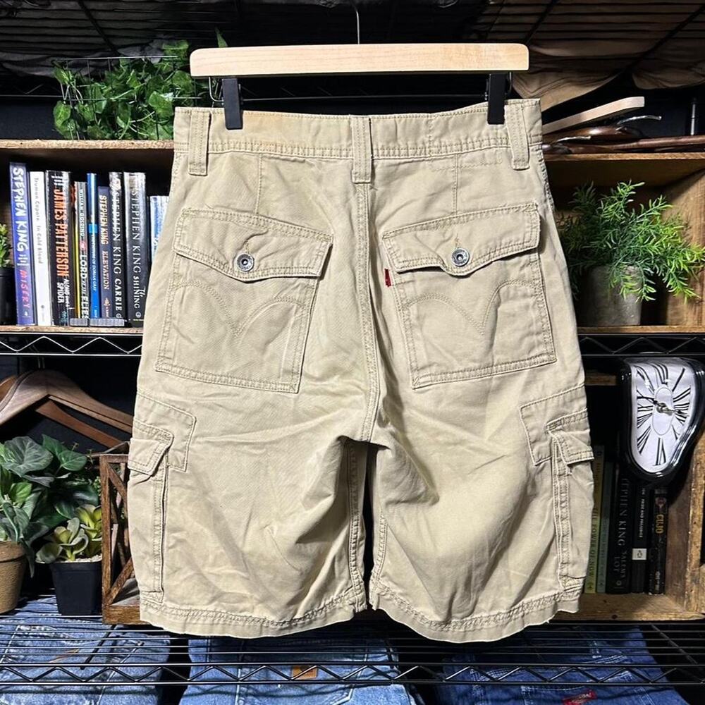 Vintage Y2K Levi’s Tan Cargo Shorts Baggy Skater Jorts Mens 29" Waist